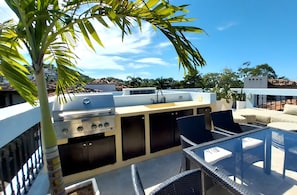 Outdoor dining - 2min to beach•rooftop terrace•360° views•Pool•BBQ - Casa Cazenovia 3BR (Las Catalinas)