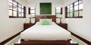 3 bedrooms, in-room safe, iron/ironing board