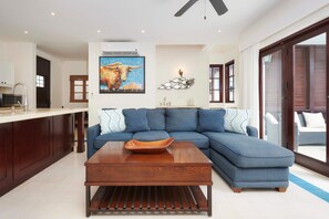 TV - 2-Min to Beach | Private Pool & 360° Rooftop Views - Casa Cazenovia 3 Bedroom Home (Las Catalinas)