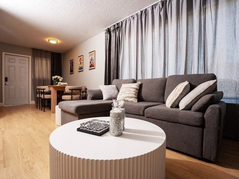 Heated Pool House Near Downtown West Palm Beach, Beaches, And Bars. - Palm Beach, FL