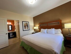 2 Schlafzimmer, Zimmersafe, Bügeleisen/Bügelbrett, WLAN