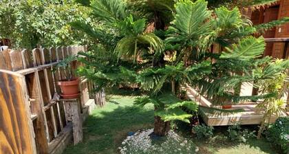 Hermosa Villa con Piscina y Vista a la Montaña, Cerca del Centro de Santiago