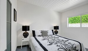 3 habitaciones, tabla de planchar con plancha, cuna de viaje y wifi