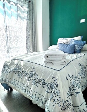 Deluxe Apartment | 3 bedrooms, blackout drapes, iron/ironing board, free WiFi - Suite Zen (Guatemala City)