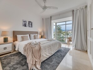 2 chambres, fer et planche à repasser, accès Internet, draps fournis