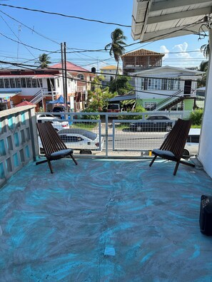 Exterior - Carris (Georgetown)