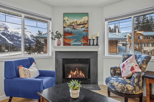 Mountain View Oasis with Hot Tub at Banff National Park Gate