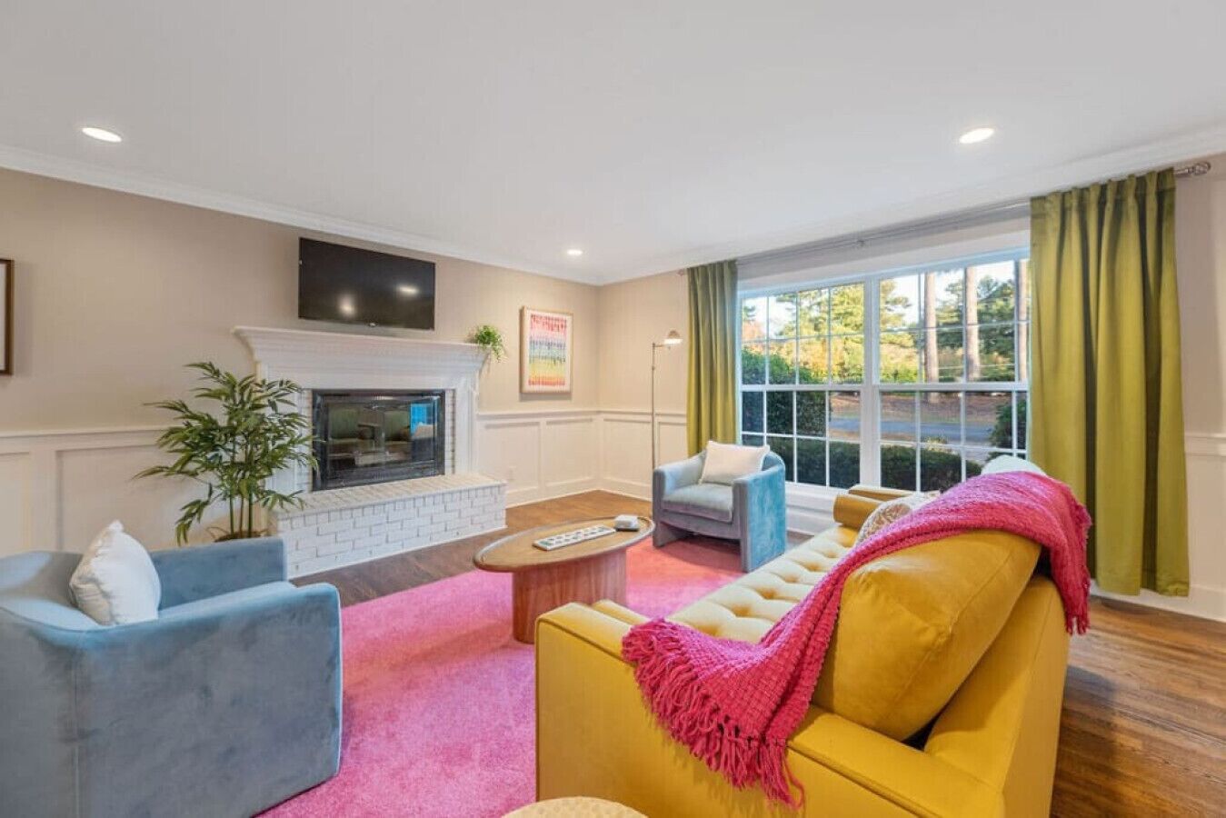 TV, fireplace, ping pong, offices