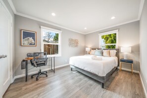 4 bedrooms, desk, iron/ironing board, WiFi