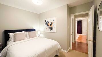 3 bedrooms, iron/ironing board, free WiFi, bed sheets