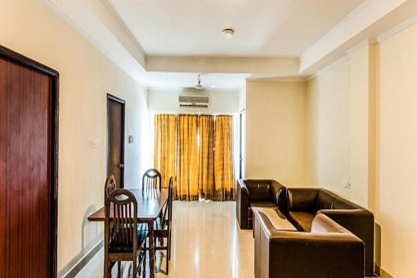 Premium bedding, desk, soundproofing, free WiFi