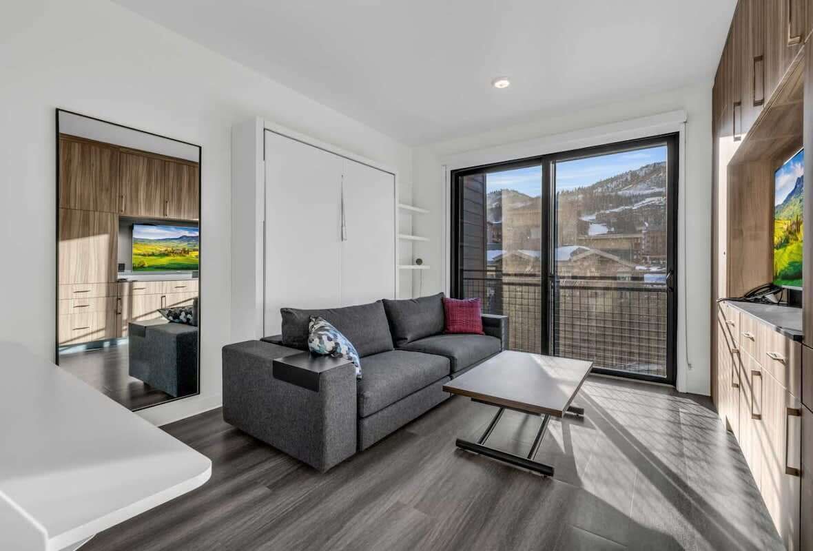 Modern Ski-In/Out Canyons Village Studio