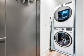 Interior - Winter rooftop deck, ping pong lounge, modern kitchen near Broadway (Nashville)