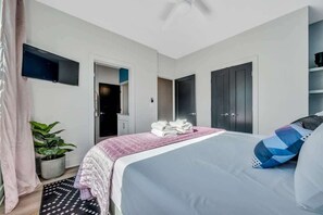 4 Schlafzimmer, Schreibtisch, Bügeleisen/Bügelbrett, WLAN