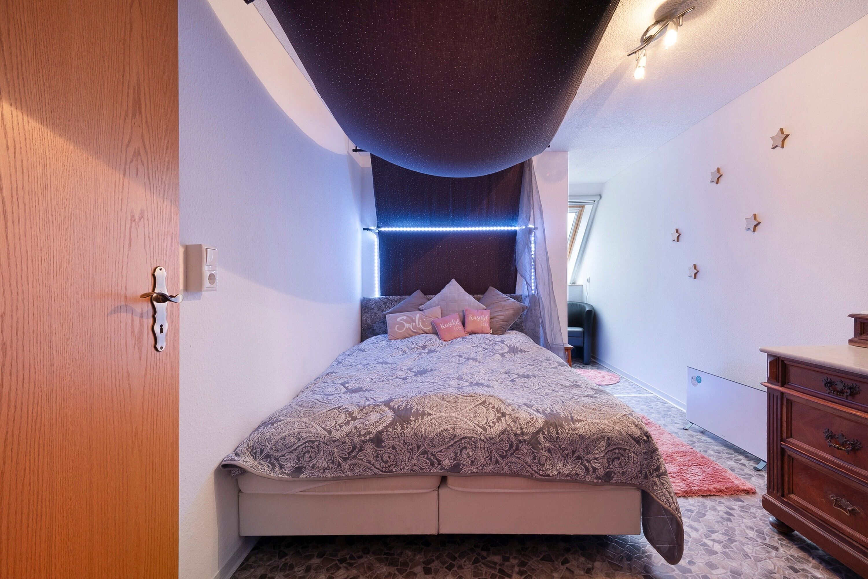 1 quarto, Wi-Fi de cortesia, roupa de cama