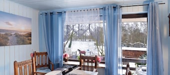 Holiday Apartment 'Mole Valley Ranch 2' with Balcony and Wi-Fi