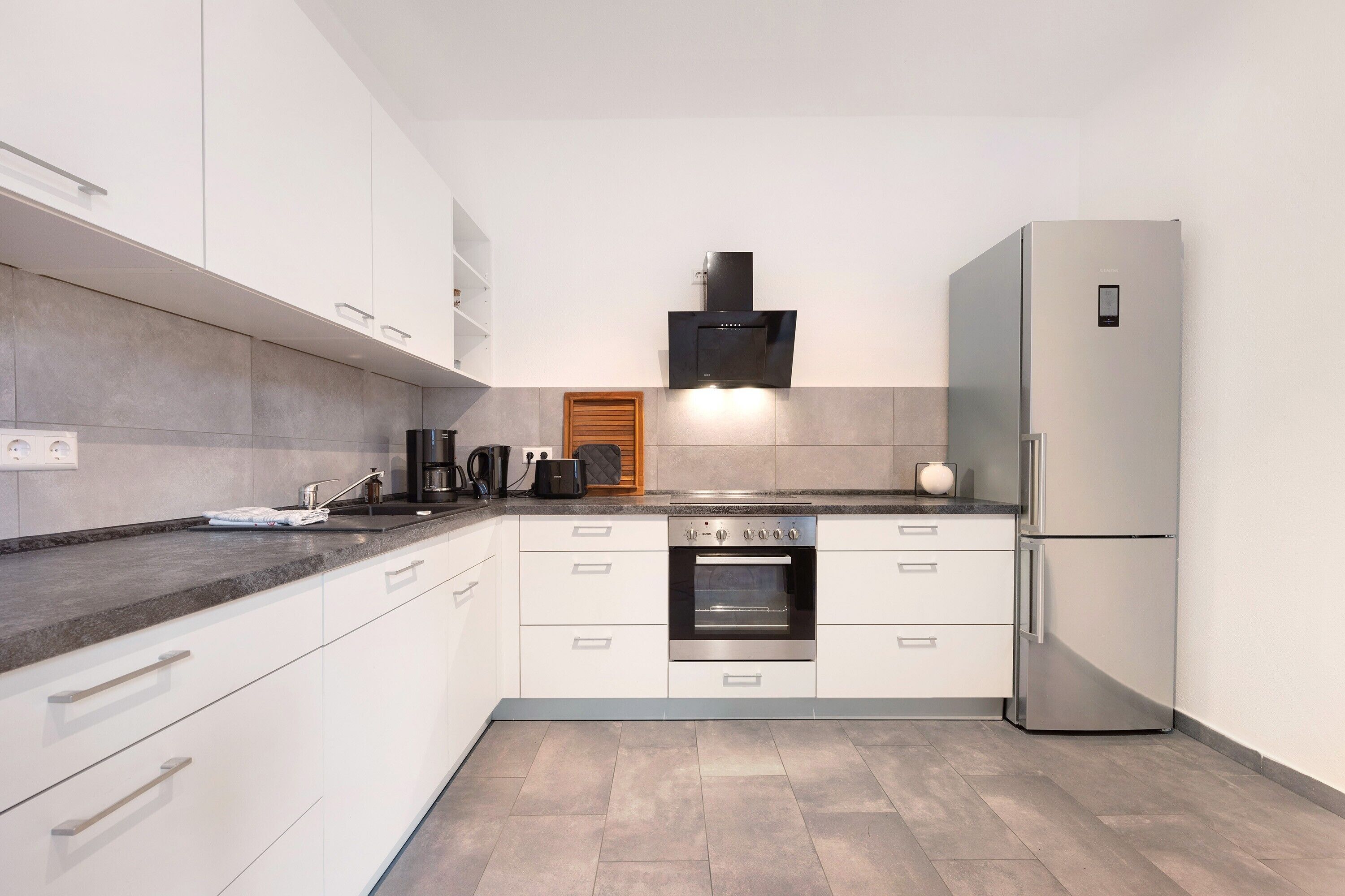 Kühlschrank, Ofen, Herdplatte, Geschirrspüler