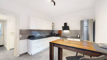 Kühlschrank, Ofen, Herdplatte, Geschirrspüler