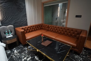 Elite Room | 1 bedroom, in-room safe, desk, free WiFi
