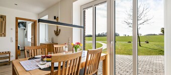 Apartment 'Ferienwohnung Auszeit' near to the sea, Private Terrace and Wi-Fi