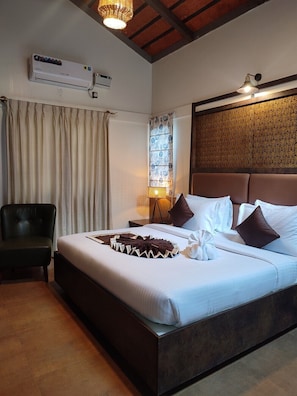 Deluxe Cottage | 1 bedroom, in-room safe, desk, soundproofing