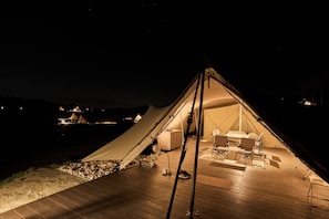 Land Cave, Non Smoking | In-room safe, free WiFi, bed sheets