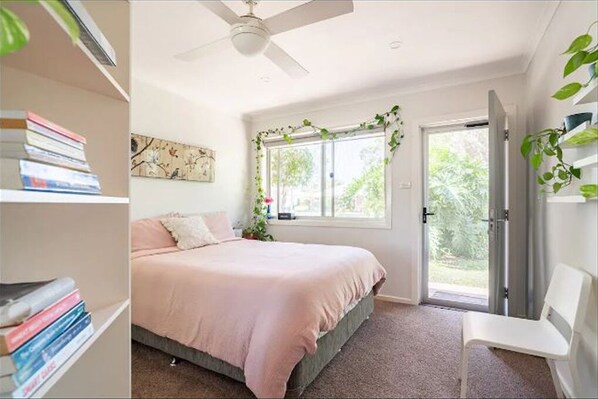 2 bedrooms, desk, iron/ironing board, free WiFi - North Creek Family Escape (Ballina)