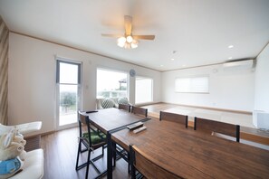 Villa | In-room dining