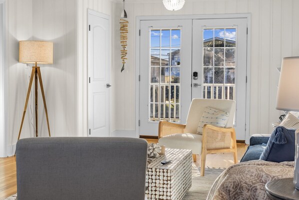 Smart TV, fireplace, books - Tranquil Tides - 5BR Waterfront w/ Heated Pool, Fire Pit, Grill (North Myrtle Beach)