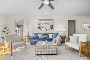 Smart-TV, peis og bøker