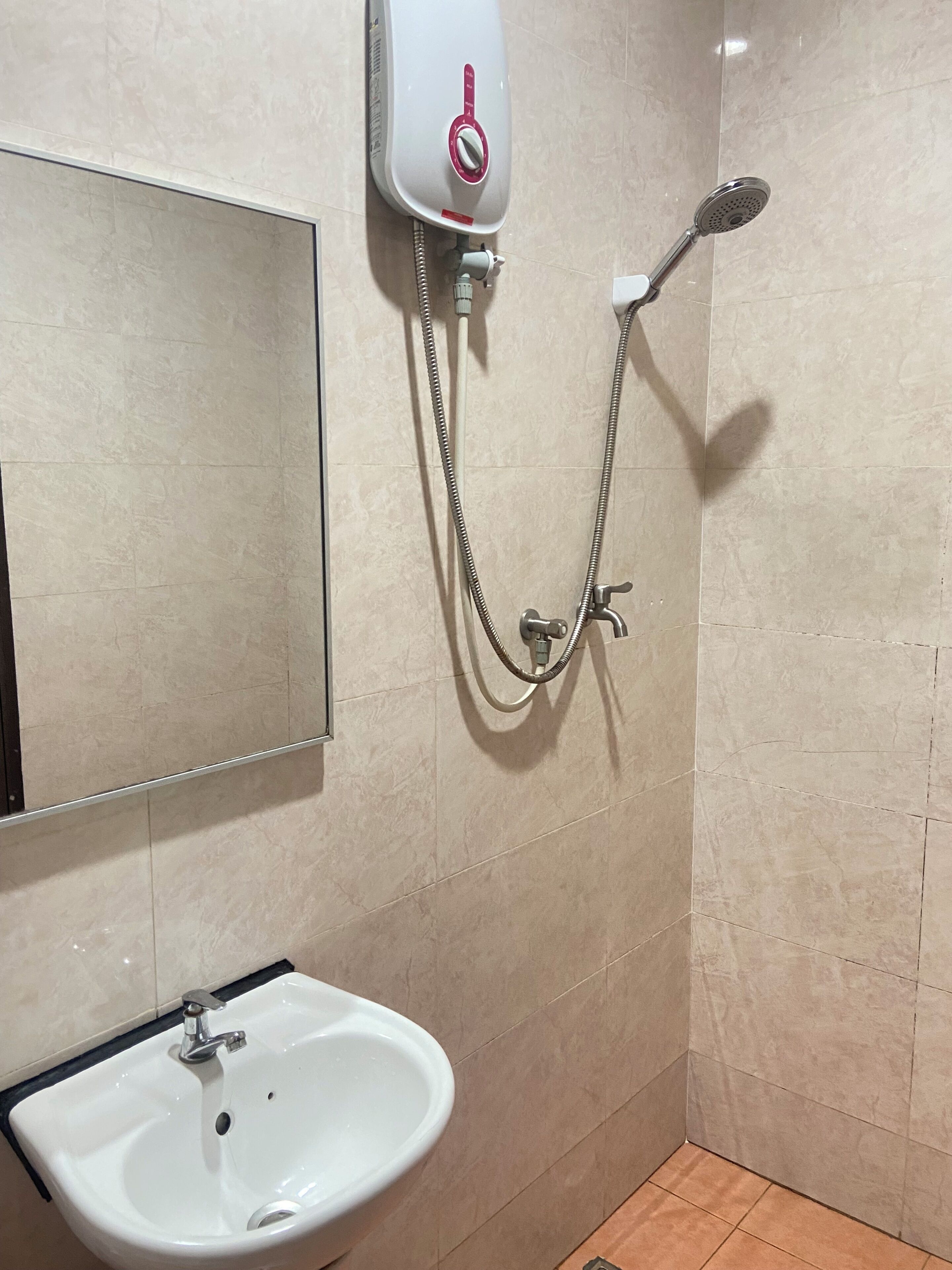 Deluxe Room, 1 King Bed | Bathroom