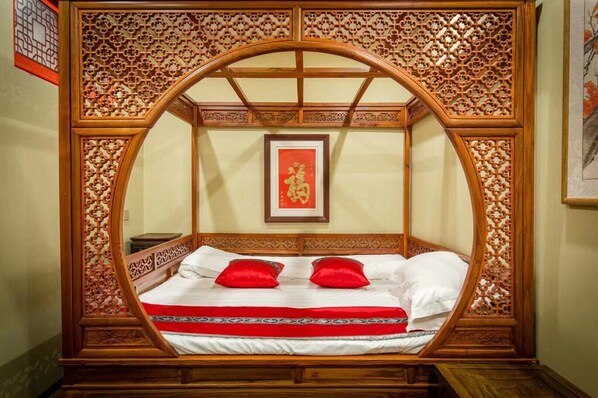 Signature Double Room | Individually decorated, free WiFi, bed sheets
