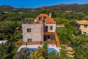 Villa, 4 Schlafzimmer, eigener Pool, Gartenblick | Pool