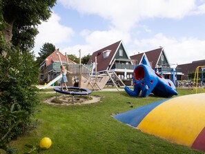 Children’s area - luxe chalet near a sandy beach on the Wadden Sea (Westerland)
