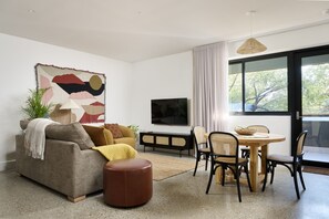 مكواة/لوح كي وواي فاي مجانًا وملاءات أسرّة