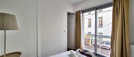 1 bedroom, iron/ironing board, travel crib, WiFi