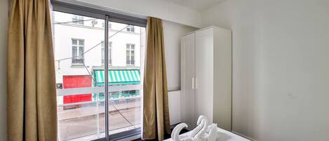 1 bedroom, iron/ironing board, travel crib, WiFi