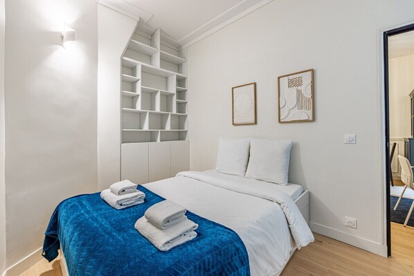1 chambre, fer et planche Ă repasser, Wi-Fi, draps fournis