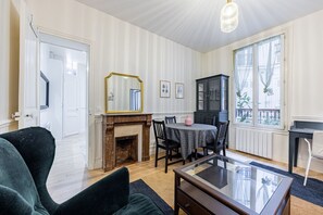 Fireplace - Au Cœur des Batignolles (Paris)