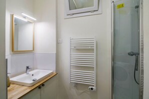 Hair dryer - Au Cœur des Batignolles (Paris)