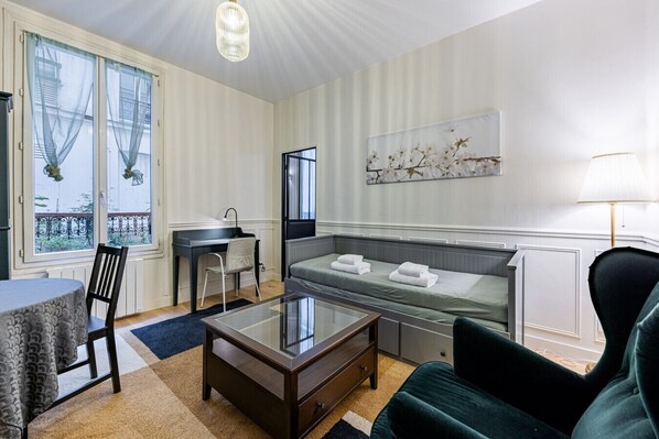 1 chambre, fer et planche à repasser, Wi-Fi, draps fournis