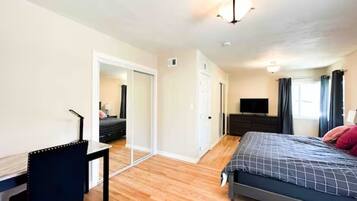 3 bedrooms, iron/ironing board, WiFi, bed sheets