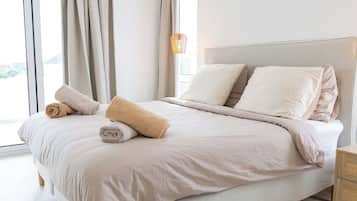 3 habitaciones, tabla de planchar con plancha, wifi y ropa de cama