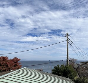 Rom – basic, delvis havutsikt | Utsikt fra rommet