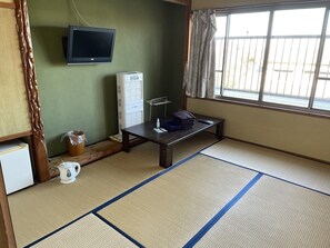 Rom – basic, delvis havutsikt | Wi-fi (inkludert) og sengetøy