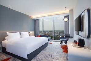 Minibar, Zimmersafe, Schreibtisch, laptopgeeigneter Arbeitsplatz