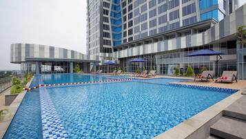 Outdoor pool, pool umbrellas