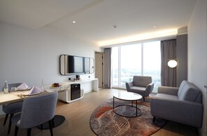 Suite (HARRIS) | Minibar, Zimmersafe, Schreibtisch, laptopgeeigneter Arbeitsplatz