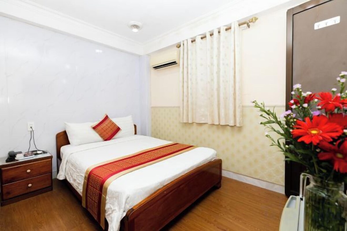 Minibar, bureau, Wi-Fi gratuit, draps fournis