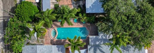 2 Cottage Oasis in Lake Worth